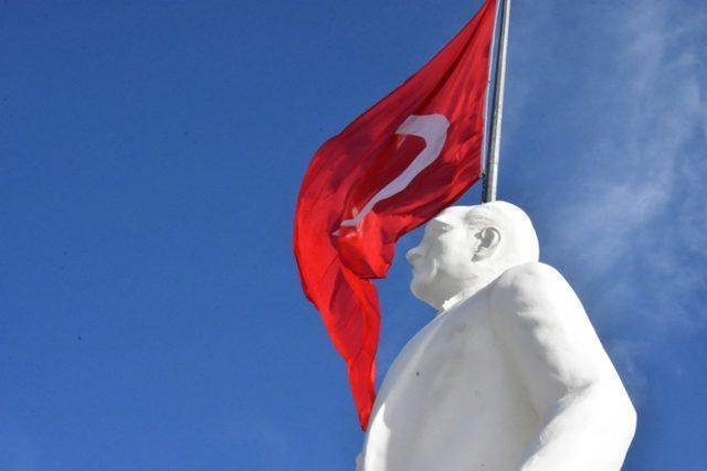 12. Atatürk Anıtı Demirli Mahallesi’nde açıldı