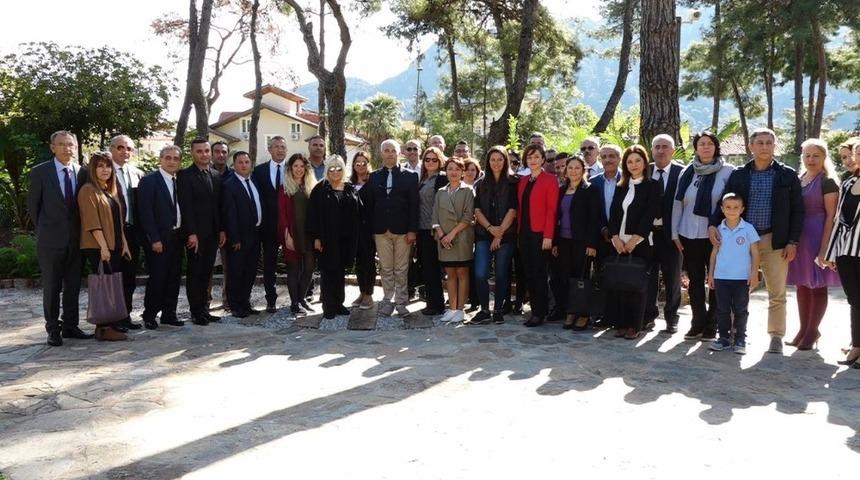 İl&ccedil;e Milli Eğitim M&uuml;d&uuml;r&uuml; ve okul m&uuml;d&uuml;rleri bilim parkını ziyaret etti