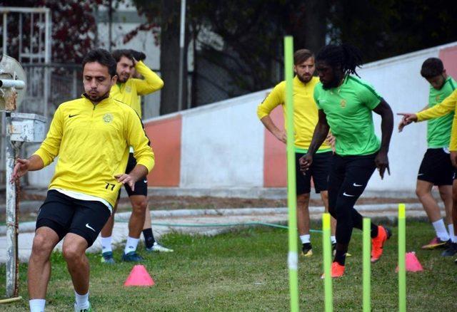 Lider Aliağaspor seri peşinde