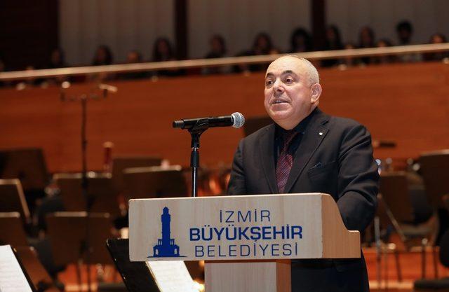 Yaşar Üniversitesi Oda Orkestrası Cumhuriyet konserinde mest etti