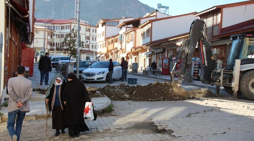 Oltu&rsquo;da kazı &ccedil;alışmaları sırasında doğalgaz borusu hasar g&ouml;rd&uuml;