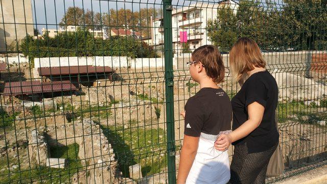 İznik'te, tarihi mekanların kapalı olmasına tepki