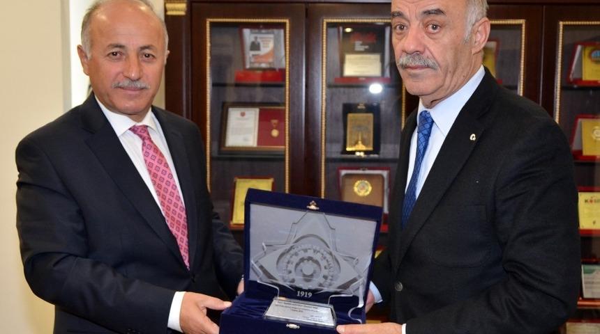 Vali Azizoğlu’ndan ETSO’ya veda ziyareti