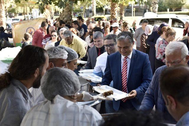 Başkan Uysal keşkek gününe katıldı