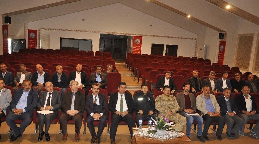 Arguvan&rsquo;da muhtarlar toplantısı