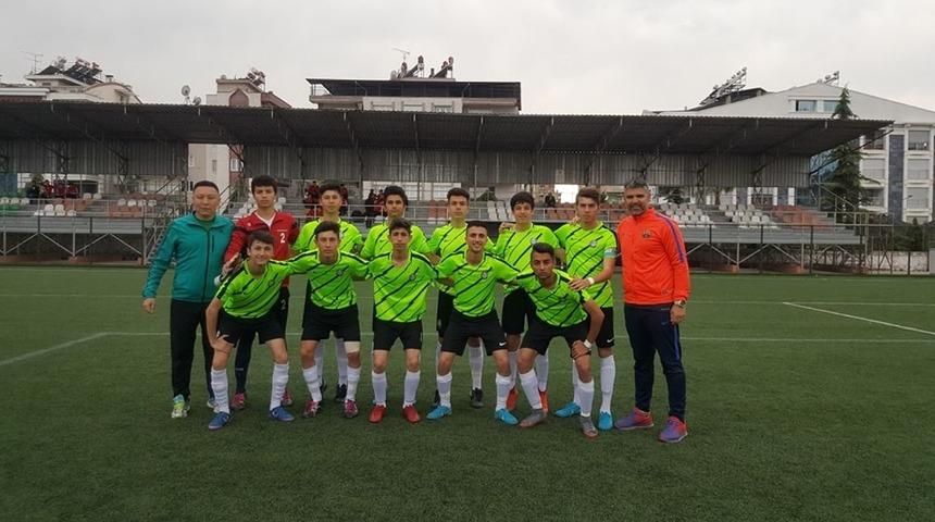 Salihli Belediyespor futbolda yeni yıldızlar yetiştiriyor
