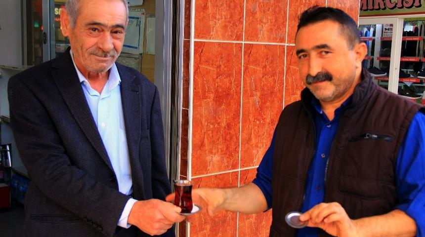 &Ccedil;ay parasıyla &Uuml;niversitede &uuml;&ccedil; &ccedil;ocuk okutuyorlar