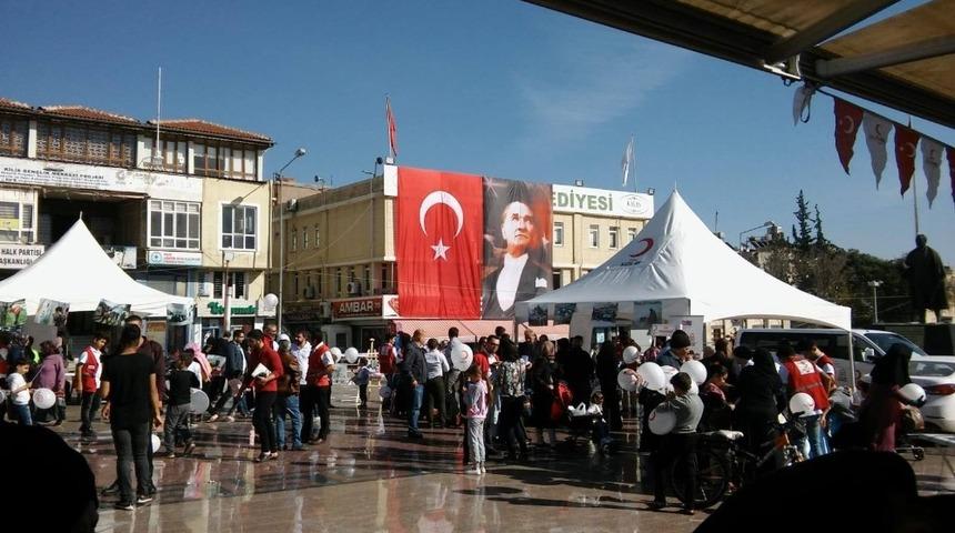 AK Partili kadınlar ile gen&ccedil;ler kan bağışında bulundu