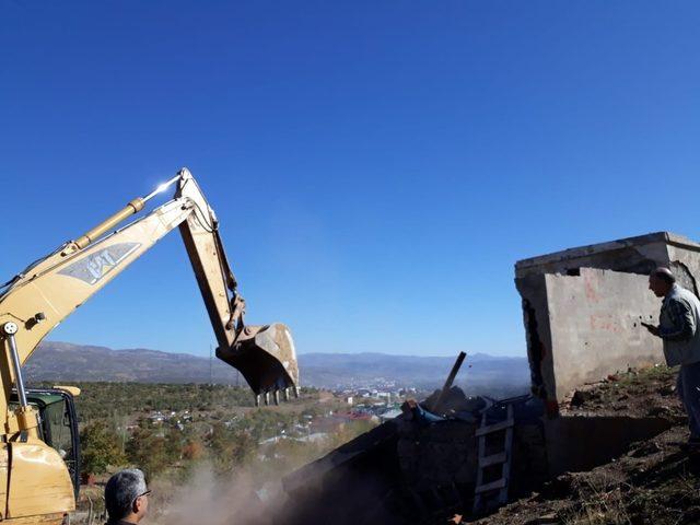 Bingöl’de uyuşturucu meskenleri yıkıldı