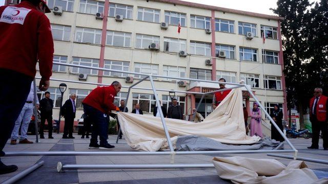 Fay kırıklarının üzerindeki Sarıgöl’de çadır kurma eğitimi