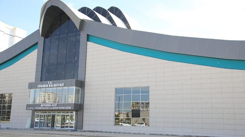 Ertuğrul Gazi Kapalı Spor Salonu ve Y&uuml;zme Havuzu a&ccedil;ılışa hazır