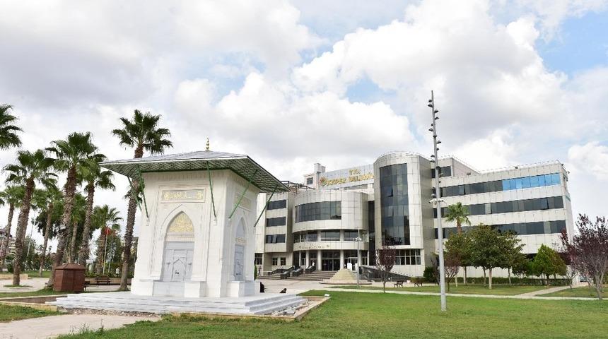 Kepez&rsquo;in bah&ccedil;esine meydan &ccedil;eşmesi