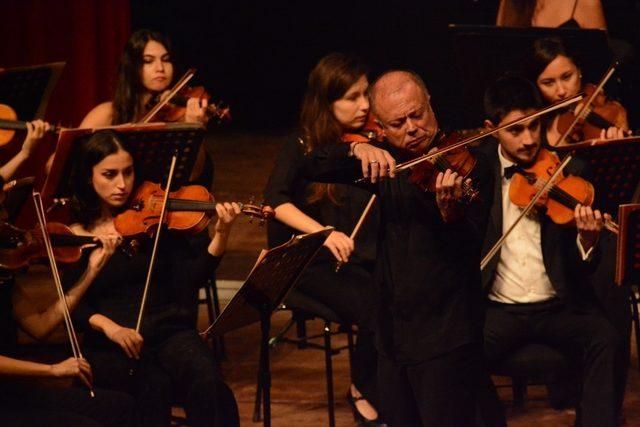 Büyükşehir orkestrası sezonu Mozart ve Beethoven ile açtı