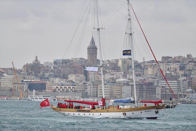 MSKÜ öğrencileri ilk yelkenli okul gemisi ile yarıştı