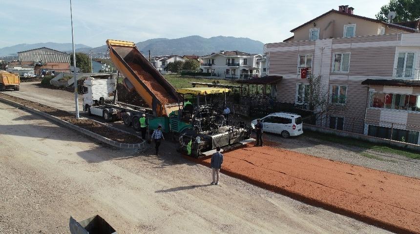 Başiskele&rsquo;de sokak ve yol &ccedil;alışmaları s&uuml;r&uuml;yor