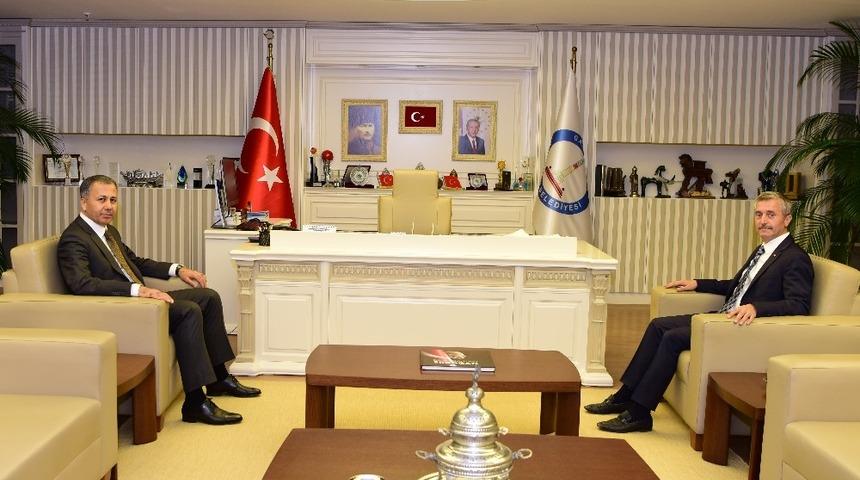 Vali Yerlikaya&rsquo;dan Başkan Tahmazoğlu&rsquo;na veda ziyareti