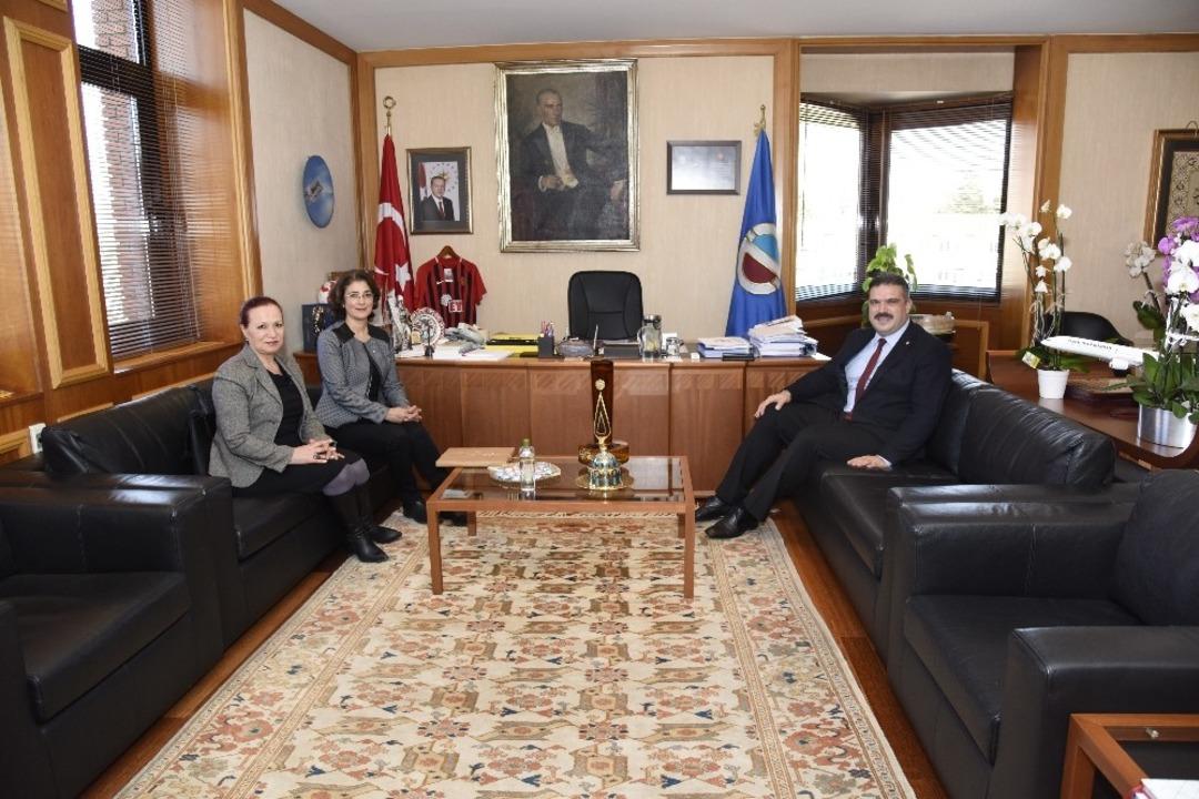 Rekt&ouml;r &Ccedil;omaklı&rsquo;ya ziyaretler s&uuml;r&uuml;yor