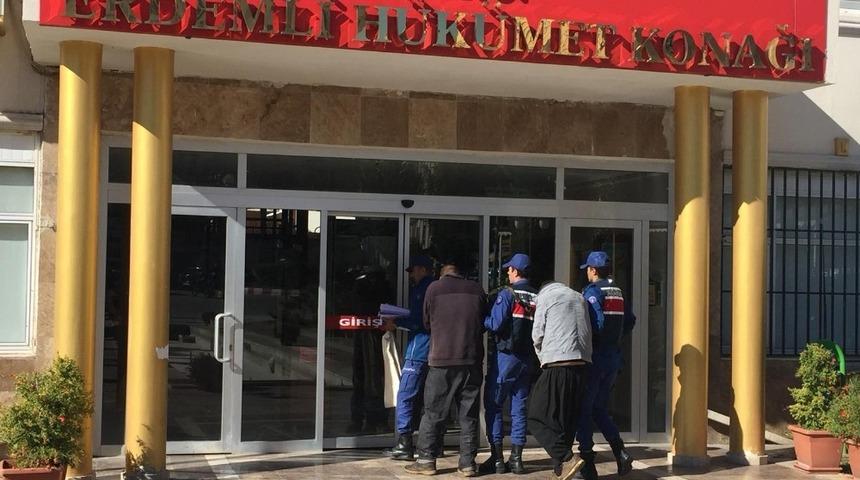 Mersin&rsquo;de aranan 82 kişi yakalandı