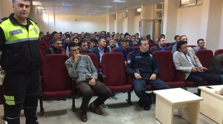 Sason&rsquo;da servis şof&ouml;rlerine trafik eğitimi verildi