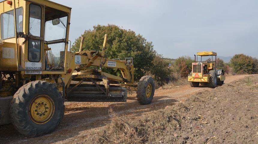 Şehzadeler&rsquo;de &ccedil;ift&ccedil;iler arazilerine artık daha rahat ulaşıyor