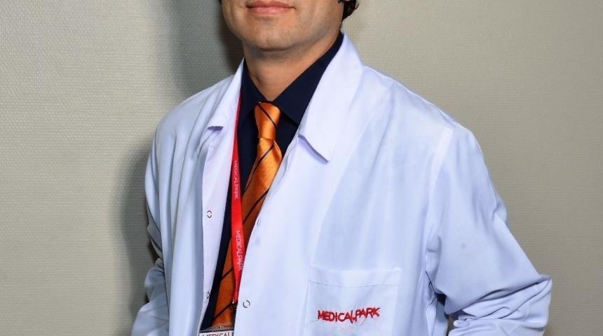 Dr. G&ouml;kosmanoğlu: &ldquo;Tiroit v&uuml;cudun dengesidir&rdquo;