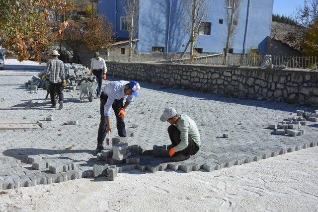 Kırka ve Kümbet’te kilit taşı çalışmaları sürüyor