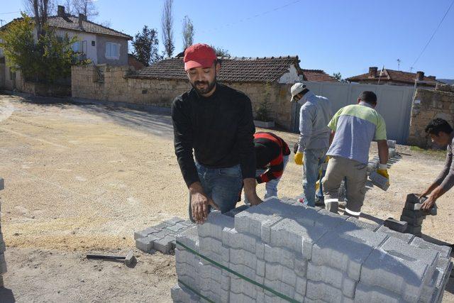 Kırka ve Kümbet’te kilit taşı çalışmaları sürüyor