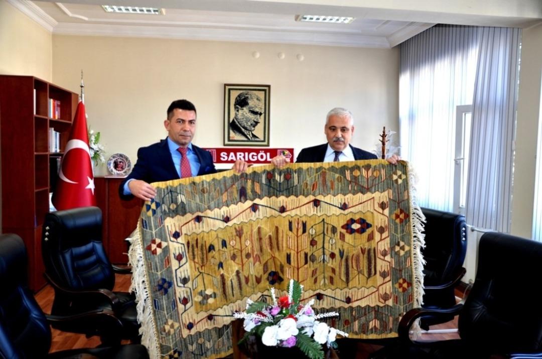 Vali G&uuml;ven&ccedil;er il&ccedil;elere veda ediyor