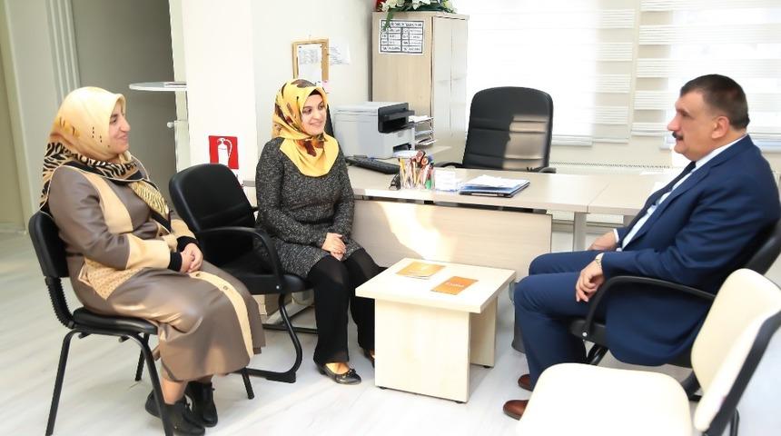 Başkan G&uuml;rkan KADEM&rsquo;li y&ouml;neticilerle istişarelerde bulundu