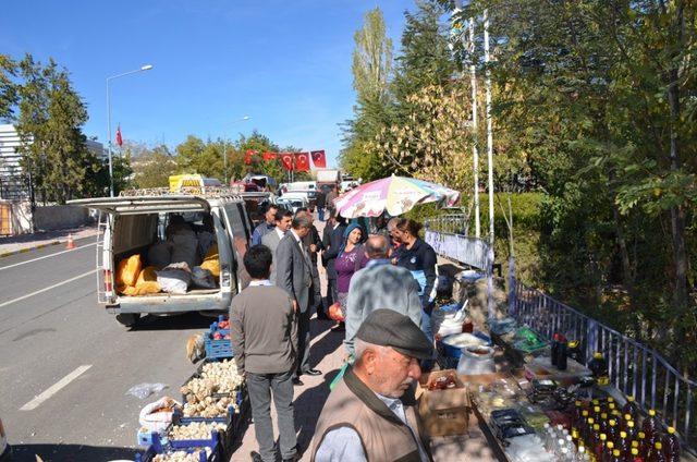 Başkan Kızıldaş  pazarcıların sorunlarını dinledi