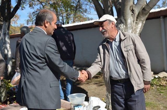 Başkan Kızıldaş  pazarcıların sorunlarını dinledi