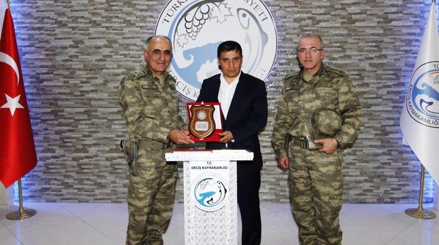 Korgeneral Erbaş&rsquo;tan Kaymakam Mehmetbeyoğlu&rsquo;na ziyaret