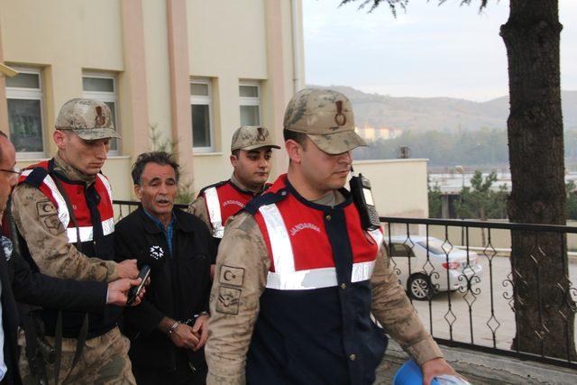 Bıçak çeken oğlunu 2 kurşunla öldüren baba tutuklandı