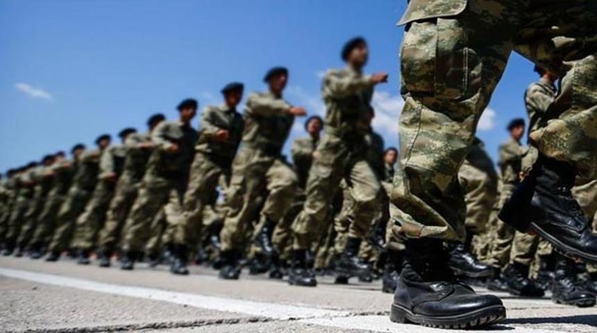 Milli Savunma Bakanı Hulusi Akar resmen duyurdu: 2-3 ay içinde tek tip askerlik geliyor