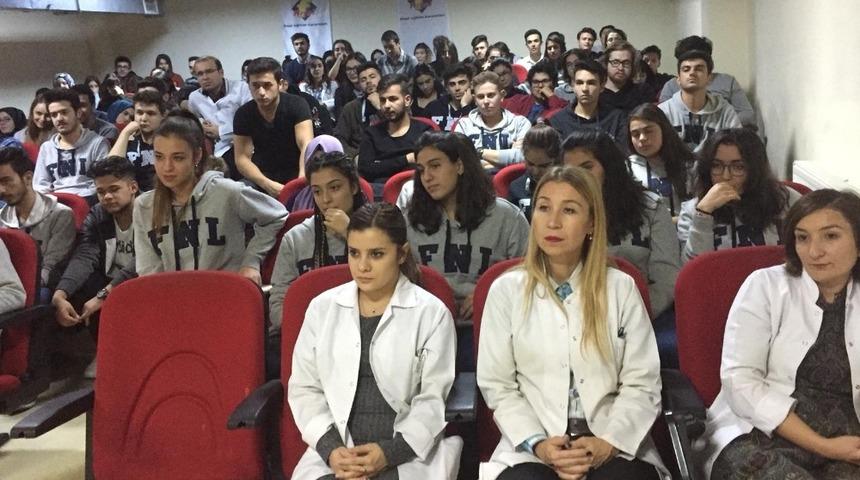 İl Milli Eğitim Müdüründen Uşak Final Temel Lisesine ziyaret