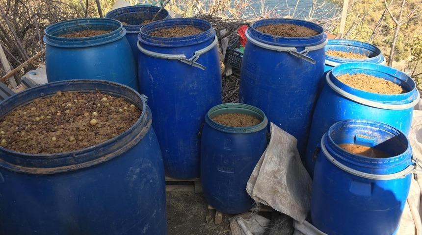 Kaçak içki üretilen bağ evine Jandarma’dan operasyon