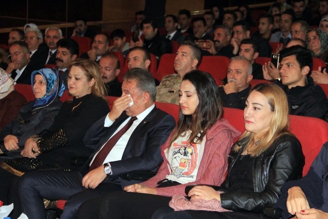 Vali Toprak&rsquo;ın veda gecesinde g&ouml;zyaşları sel oldu