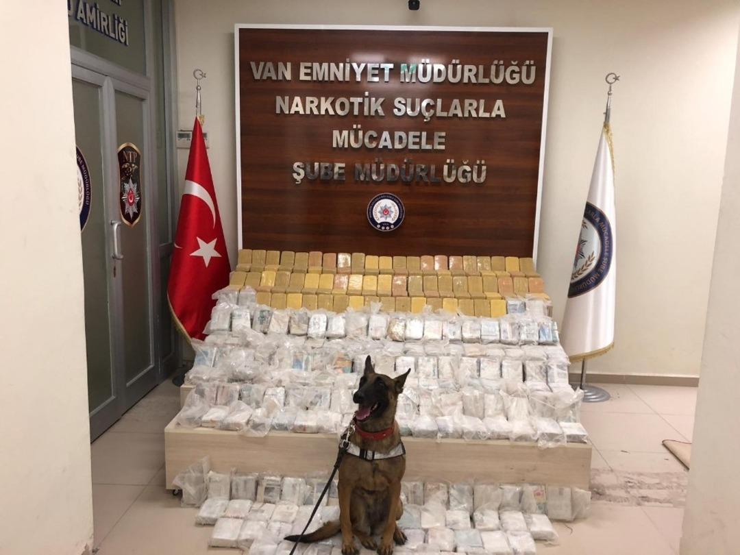 Van&rsquo;da 154 kilo eroin ele ge&ccedil;irildi
