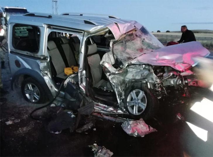 Sivas'ta feci kaza! Ölü ve yaralılar var G5