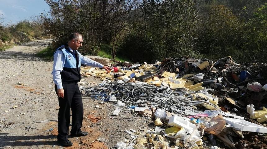 İzmit&rsquo;te yol ve &ccedil;evre &ccedil;alışmaları devam ediyor