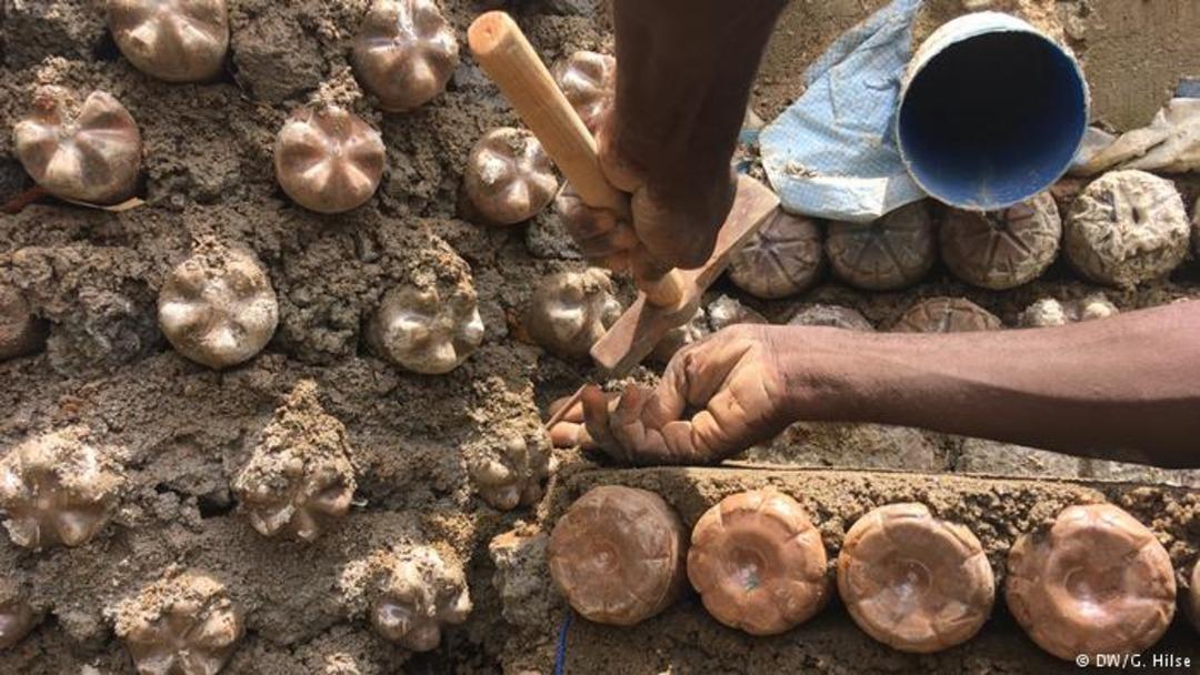 Pet şişelerden konforlu evler