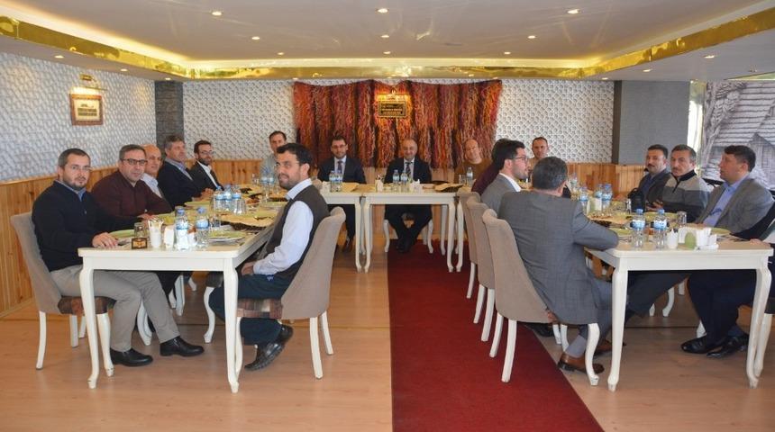 Müftü Sezik akademisyenlerle bir araya geldi