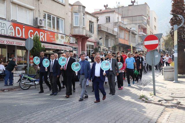 Kırkağaç’ta sağlıklı yaşam için yürüdüler