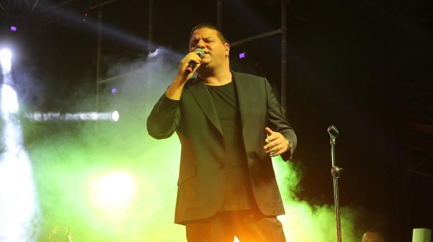 Kubat Dörtyol’da hayranlarıyla buluştu