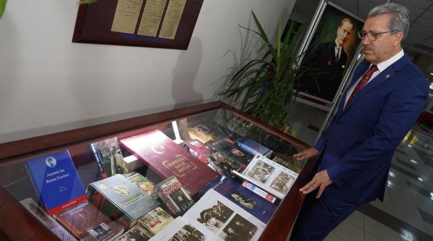 K&uuml;t&uuml;phane &ouml;ğrencilerin evi haline d&ouml;n&uuml;şt&uuml;