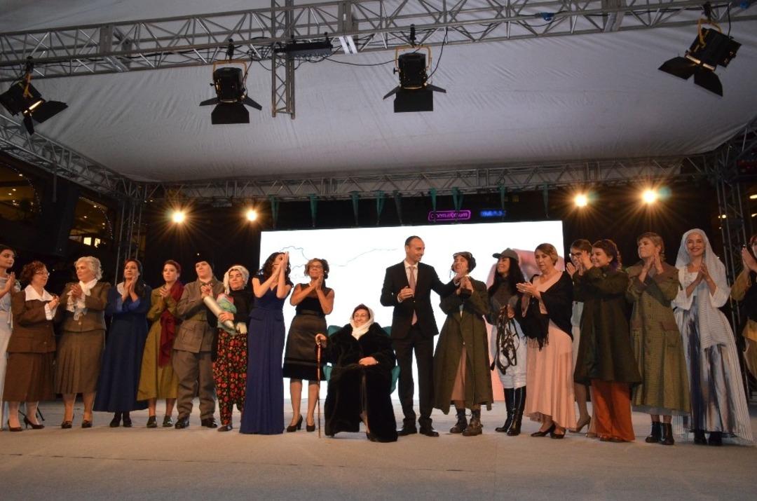Mavibah&ccedil;e&rsquo;de &ldquo;Zamansız Kadınlar&rdquo; defilesi