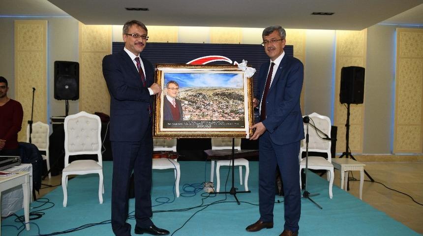 Beypazarı Kaymakamı Ekinci i&ccedil;in veda yemeği d&uuml;zenlendi