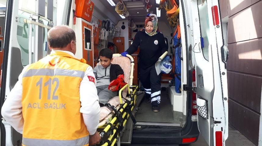 Merdivenlerden yuvarlanan &ouml;ğrenci yaralandı