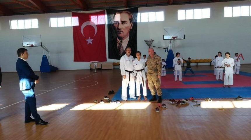 Aydıntepe&rsquo; de &lsquo;Siyah Kuşak Takma&rsquo; t&ouml;reni d&uuml;zenlendi