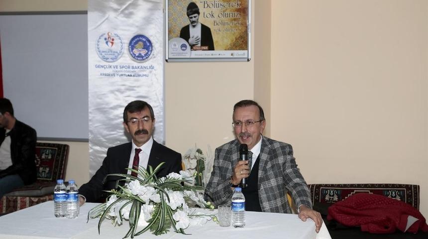 Belediye Başkanı Se&ccedil;en, &uuml;niversiteli kız &ouml;ğrencilerle sohbet etti